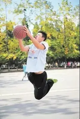 篮球力量训练计划表图片_2